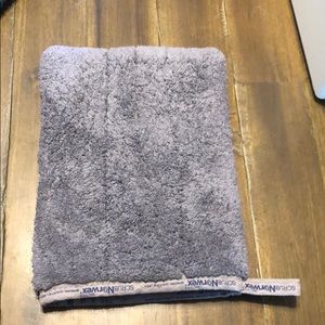 Norwex gray scrub mitt